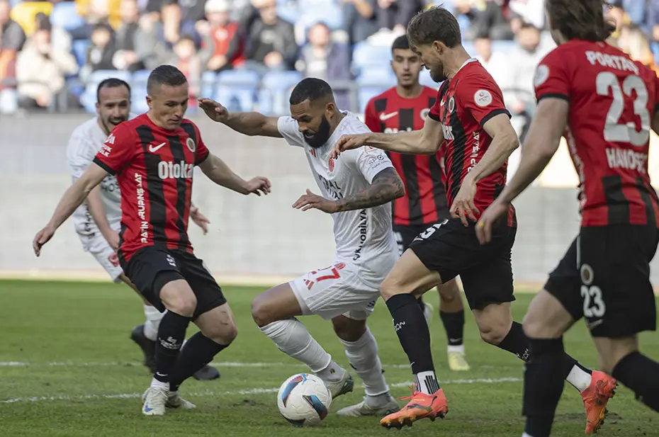 4 yıl sonra Süper Lig'e dönüyorlar: Son 1 adımları kaldı - 4