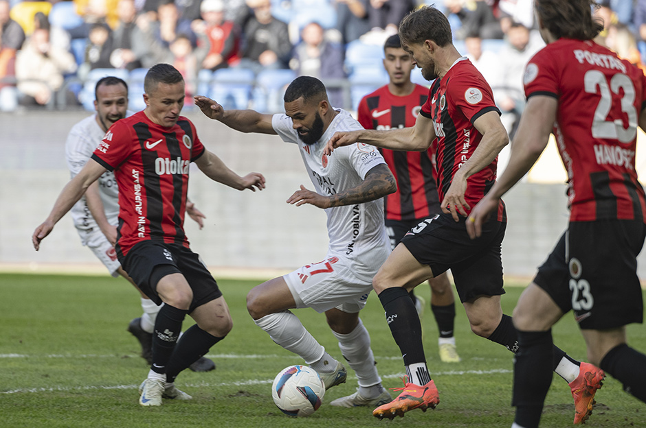 Gençlerbirliği'nden son dakikada müthiş geri dönüş