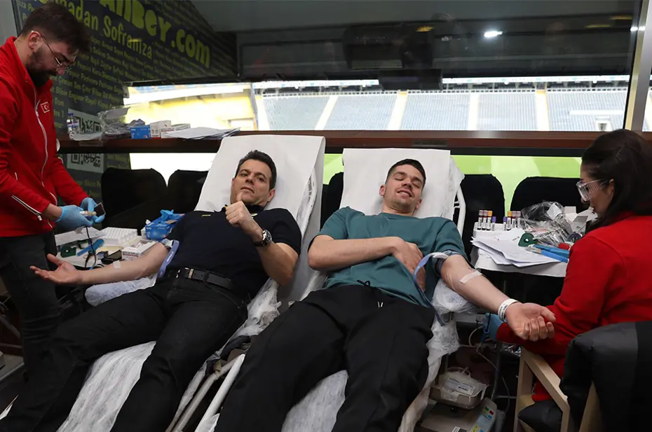 Jorge Jesus ve Fenerbahçeli sporculardan kan bağışı kampanyasına destek - 3