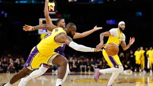Los Angeles Lakers yıldızlarıyla kazandı Los Angeles Lakers yıldızlarıyla kazandı