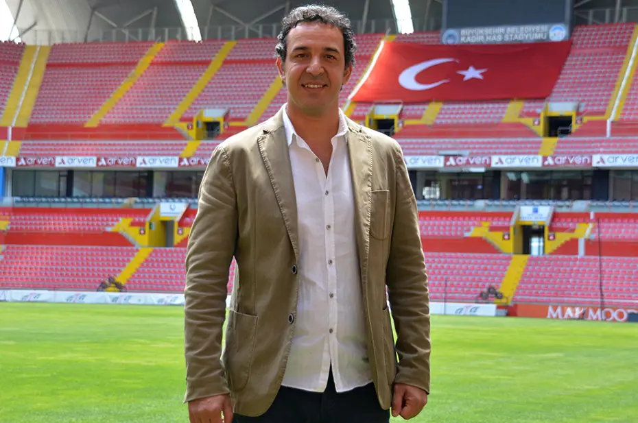 Fenerbahçe maçı öncesi Kayserispor'un stadında bakım çalışması - 3
