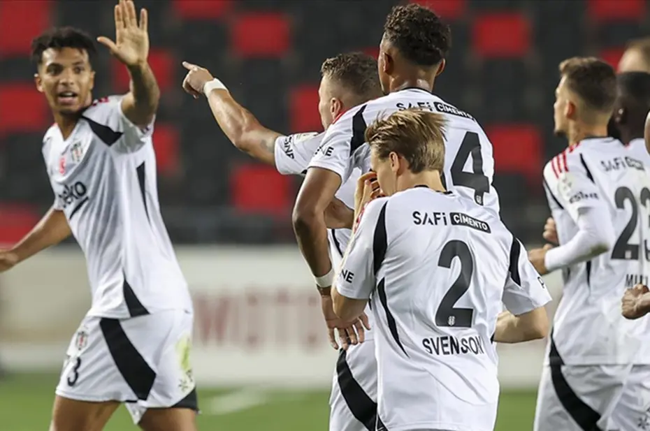 Süper Lig'in şampiyonluk oranları güncellendi: Galatasaray ve Fenerbahçe'de büyük değişim - 19