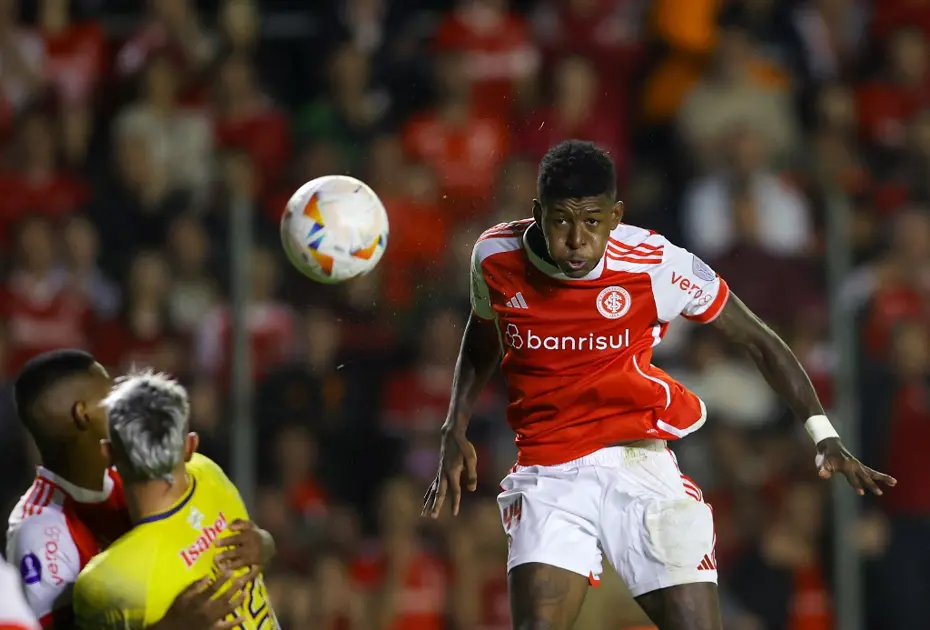 Vitao kimdir, kaç yaşında? Brezilyalı stoper hangi takımlarda oynadı, başarıları neler? - 2 Vitao kimdir, kaç yaşında? Brezilyalı stoper hangi takımlarda oynadı, başarıları neler? - 2