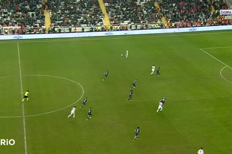 Antalyaspor'un 90+8'de iptal edilen golünde ofsayt var mı? - 8