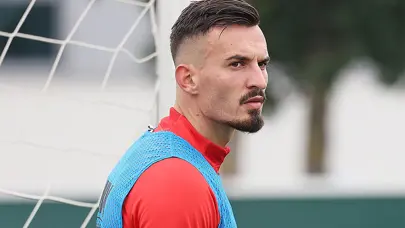 Mergim Berisha'dan transferde ters köşe: Dortmund iddiaları vardı Mergim Berisha'dan transferde ters köşe: Dortmund iddiaları vardı