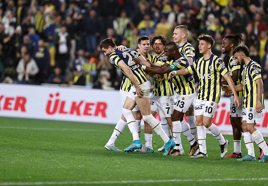 Fenerbahçe'den final maçı öncesi forma sürprizi