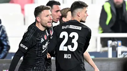 "Disiplinli, kompakt ve kararlı" | Spor yazarları Beşiktaş için ne dedi?