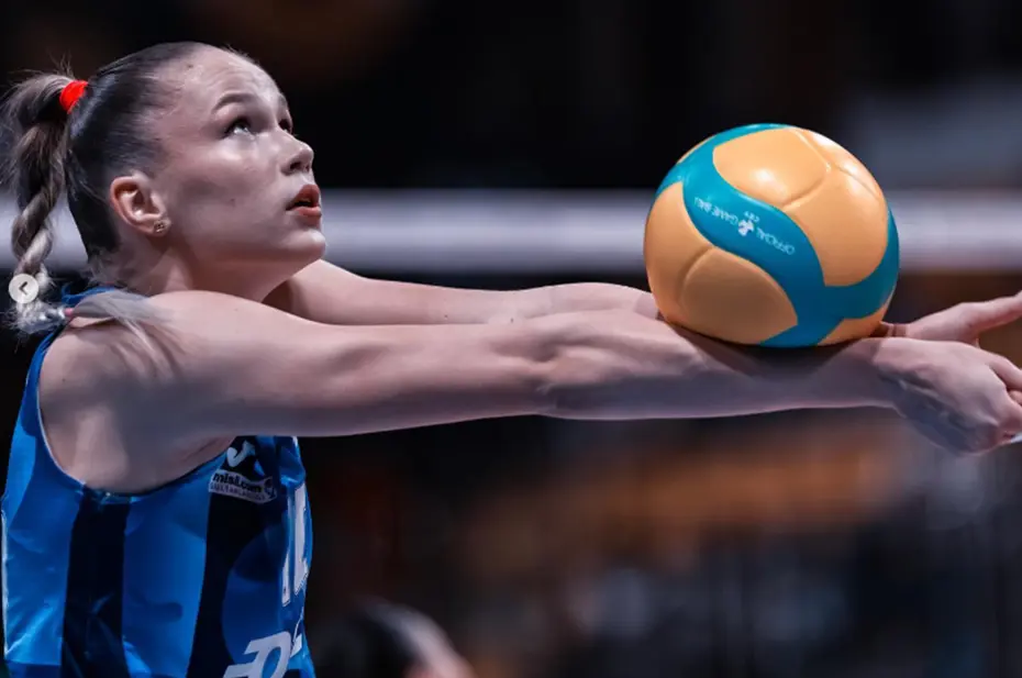 Arina Fedorovtseva dev maça hacamatla hazırlanıyor - 5