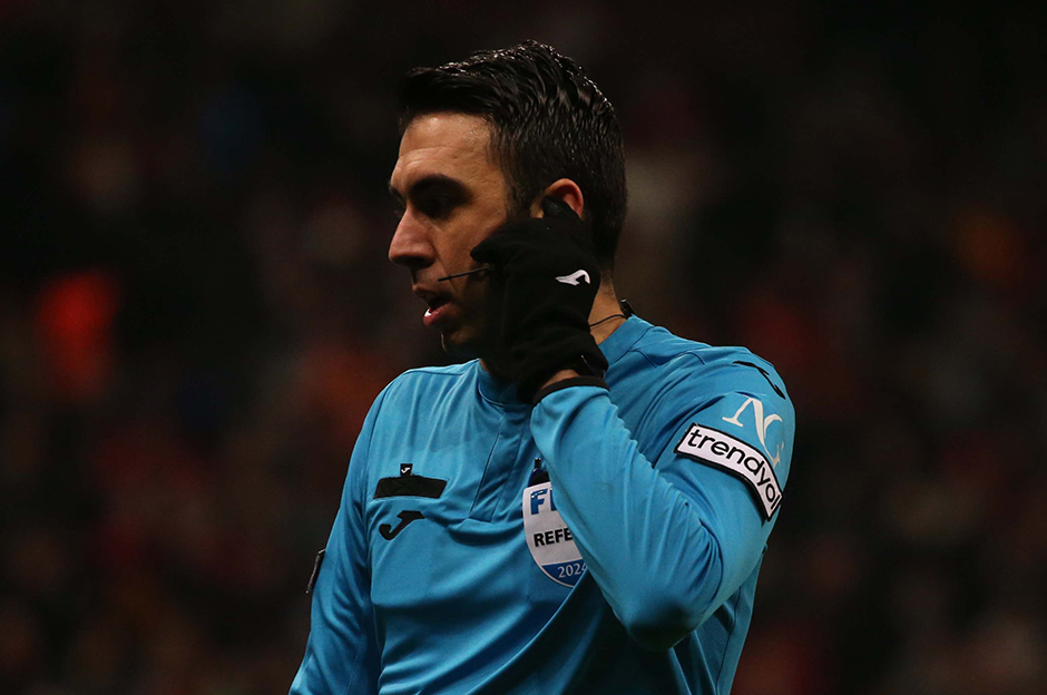 Arda Kardeşler'in Avrupa'da yönettiği maç geceye damga vurdu