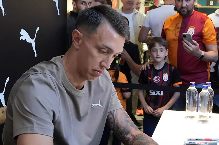 Muslera imza gününde taraftarlarla buluştu - 3