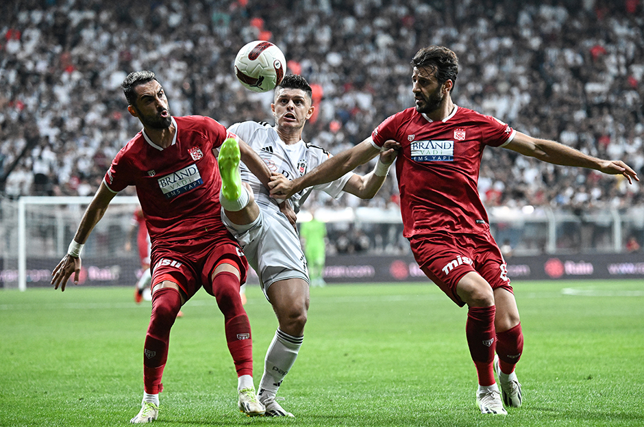 "Beşiktaş zor süreci kolay geçti" - Spor yazarları Beşiktaş için ne dedi?