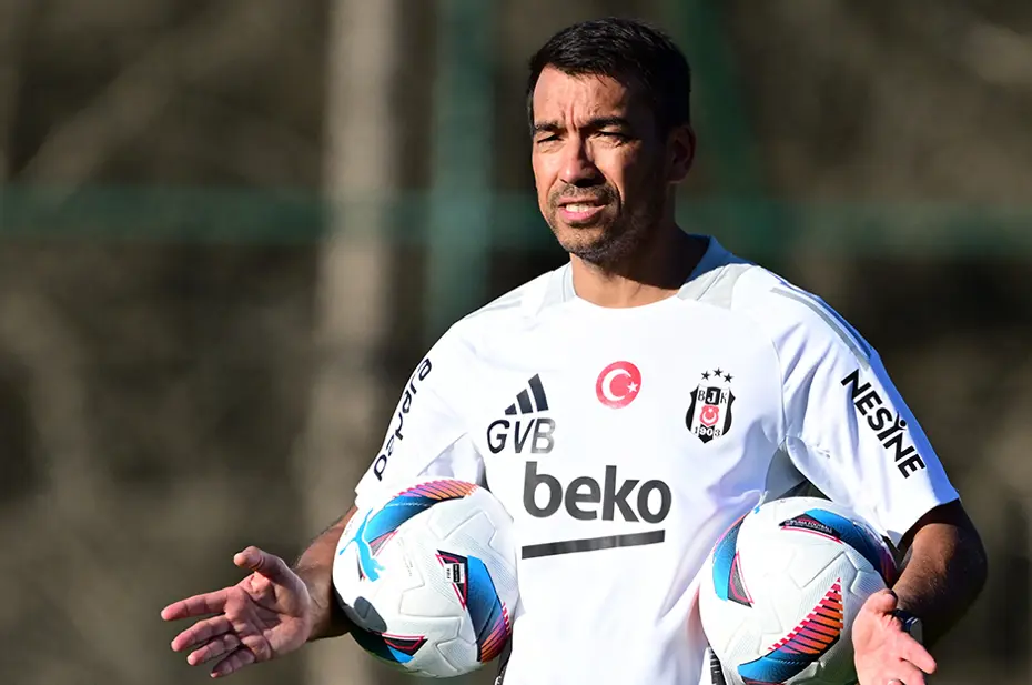 Beşiktaş'ta Bronckhorst, Süper Kupa maçının ilk 11'ini büyük ölçüde belirledi - 3