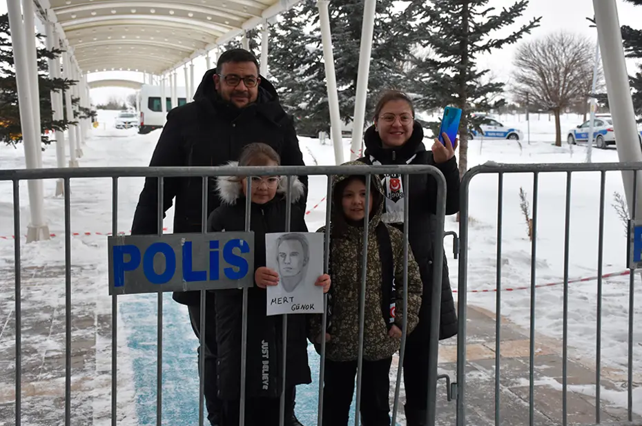 Solskjaer'e Sivas'ta Osmanlı tuğralı yüzük hediyesi - 2 Solskjaer'e Sivas'ta Osmanlı tuğralı yüzük hediyesi - 2