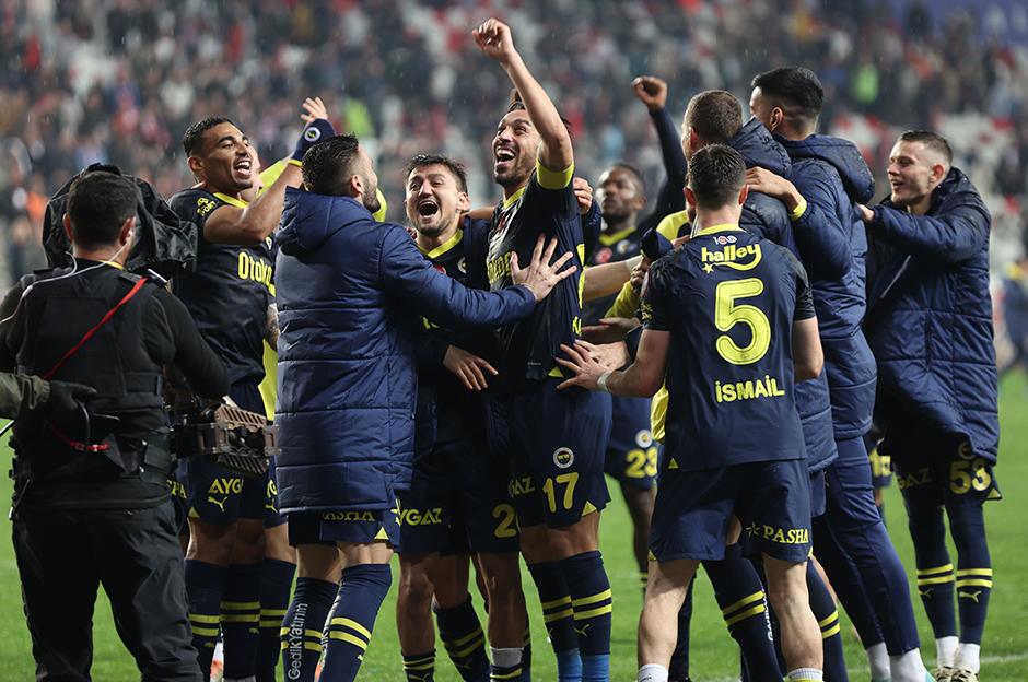 Süper Lig | Fenerbahçe - Alanyaspor maçı ne zaman, saat kaçta, hangi kanalda? (İlk 11'ler)