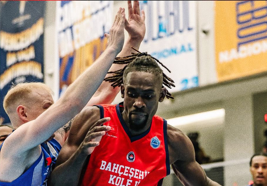 Bahçeşehir Koleji çeyrek final ilk maçında kaybetti