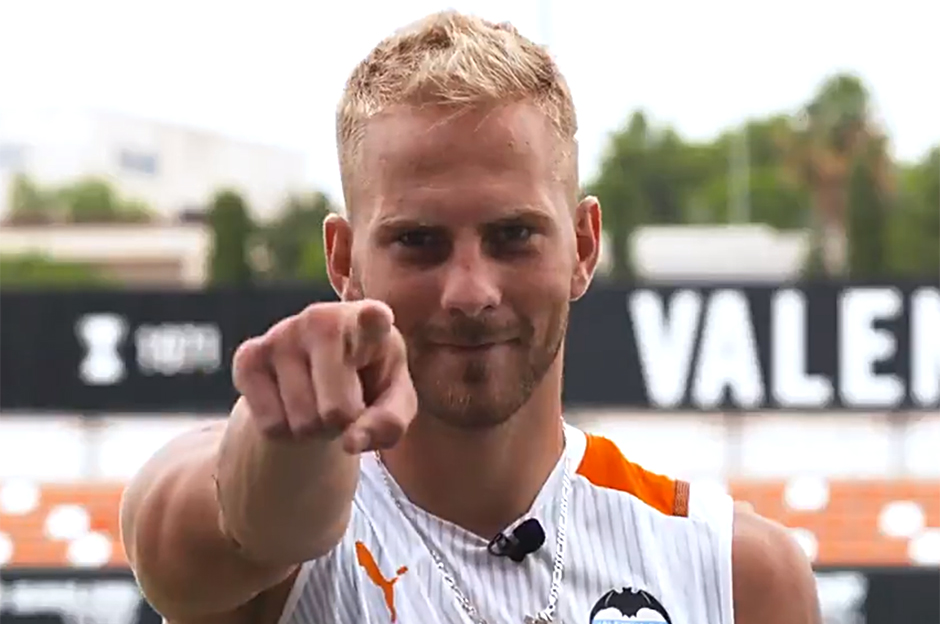 Galatasaray'dan ön liberoya 1.93'lük kule; Uros Racic görüşmeleri başladı