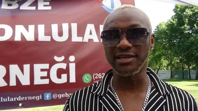 Trabzonspor’un eski yıldızı Yattara, Kocaeli'de çocuklarla top oynadı