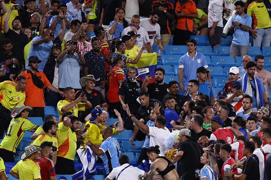 Copa America'da olaylı maç: Darwin Nunez, tribüne çıkıp taraftarla yumruklaştı - 7
