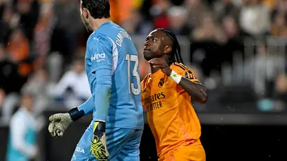 Rakibinin boğazına vuran Vinicius Jr'a 600 Euro ceza