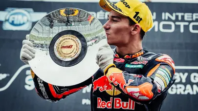 Deniz Öncü, Moto3'ün Avustralya ayağında birinci oldu