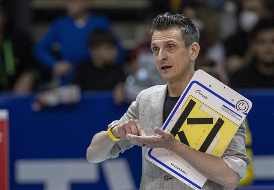 Guidetti, Türk yardımcılarına vize çıkmamasına tepki gösterdi