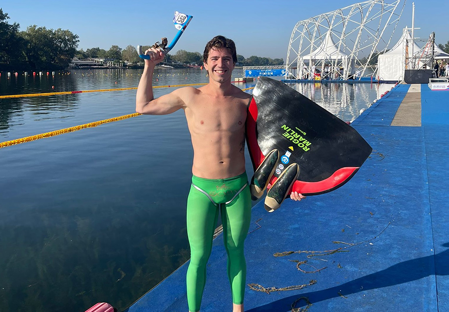 Derin Toparlak, Paletli Yüzme Dünya Şampiyonası'nda altın madalya kazandı