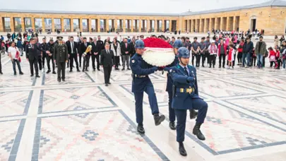 Süper Lig'e yükselen Yılport Samsunspor, Anıtkabir'i ziyaret etti
