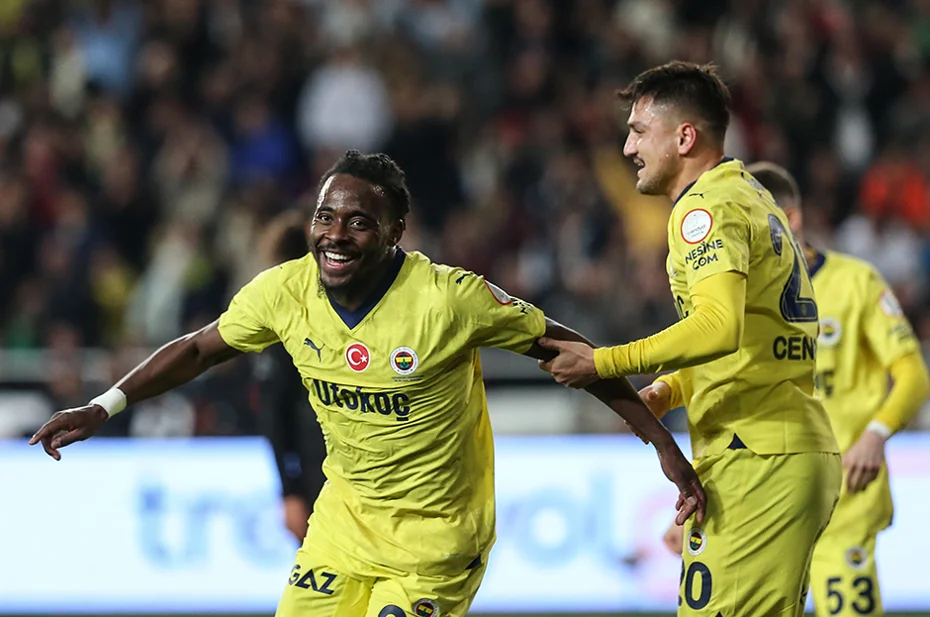 Fenerbahçe'de Union Saint Gilloise maçı için Fred kararı - 1 Fenerbahçe'de Union Saint Gilloise maçı için Fred kararı - 1