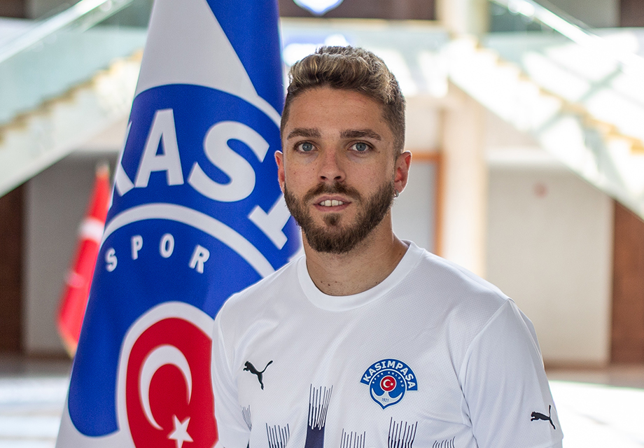 Kasımpaşa, sağ beke sambacı transferini açıkladı
