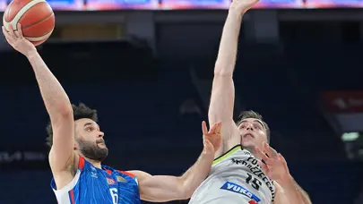 Anadolu Efes sahasında kazandı