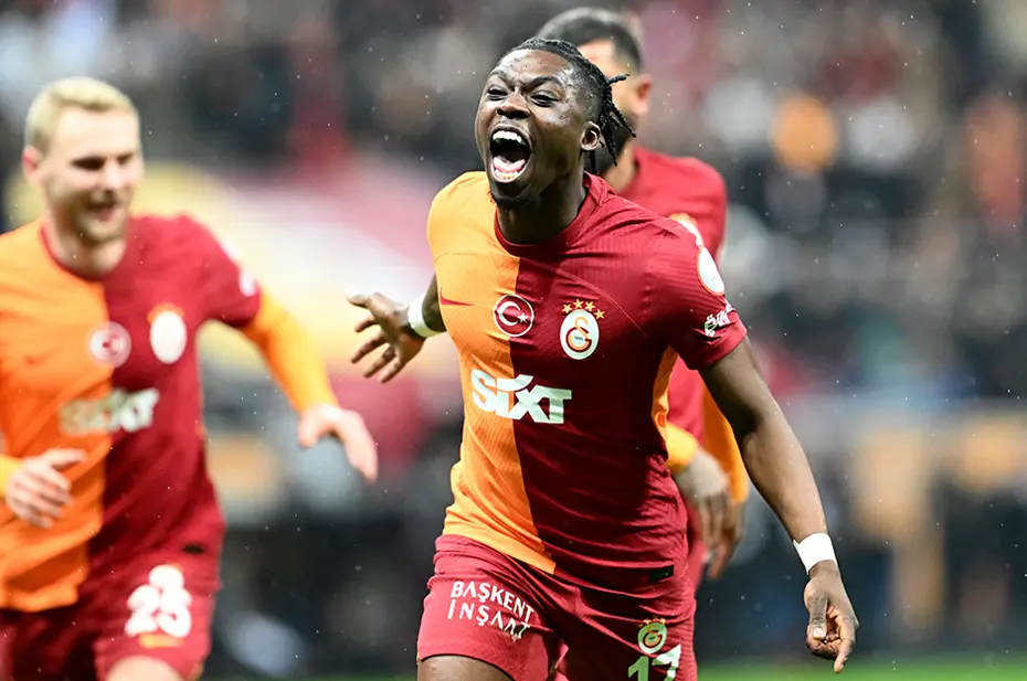 Trio ekibi, Galatasaray-Rizespor maçına damga vuran pozisyonları değerlendirdi - 3 Trio ekibi, Galatasaray-Rizespor maçına damga vuran pozisyonları değerlendirdi - 3