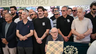 Abdullah Avcı'nın vefat eden annesi Feriha Avcı son yolculuğuna uğurlandı Abdullah Avcı'nın vefat eden annesi Feriha Avcı son yolculuğuna uğurlandı