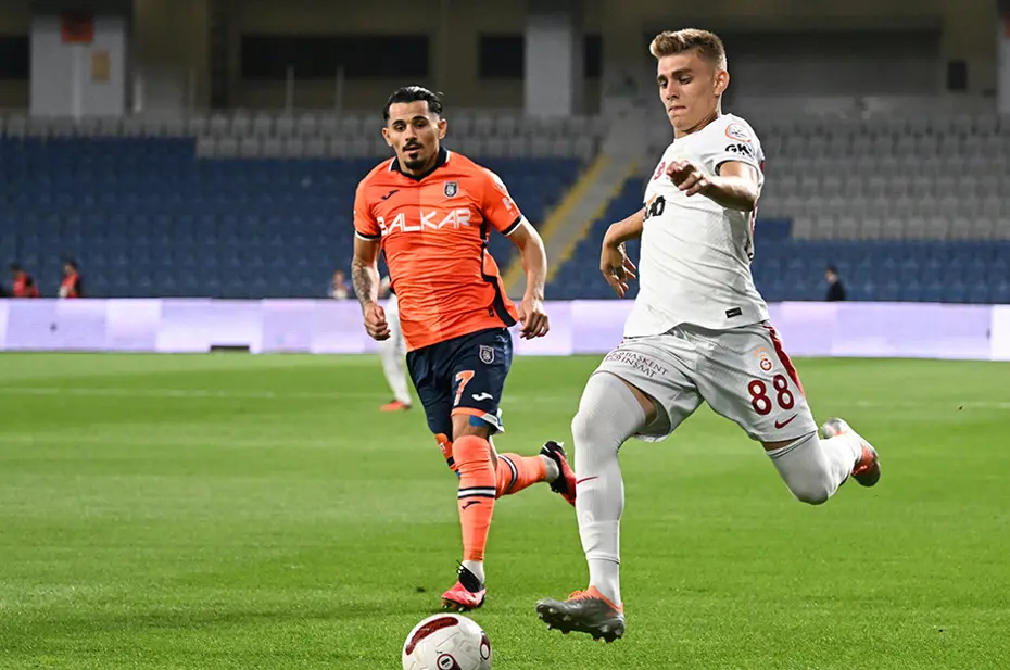 Galatasaray'da sol bek sıkıntısı - 1