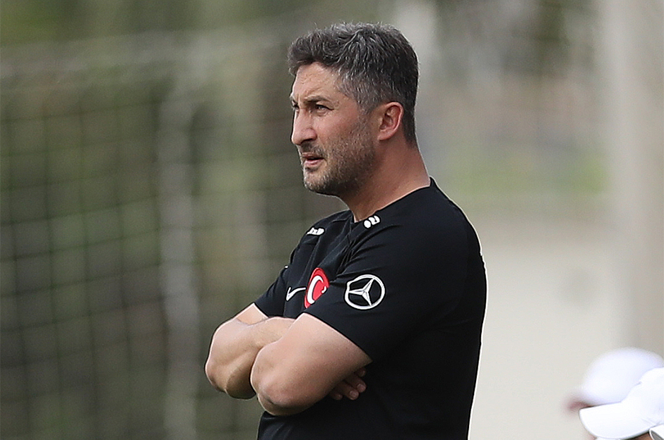 Sabri Sarıoğlu yönetimindeki millilerden gol yağmuru: Tarihi fark