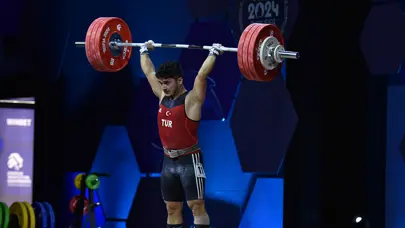 Muhammed Furkan Özbek, Paris 2024 kotası aldı Muhammed Furkan Özbek, Paris 2024 kotası aldı