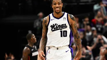 DeMar DeRozan 30 sayı attı, Kings seriyi 5 maça çıkardı