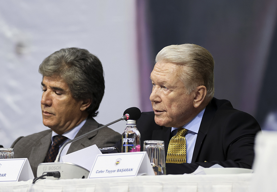 Uğur Dündar, önce istifa etti sonra geri döndü