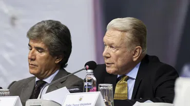 Uğur Dündar, önce istifa etti sonra geri döndü