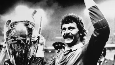 Rekorlar Kitabı'na giren efsane kaleci Helmut Duckadam hayatını kaybetti