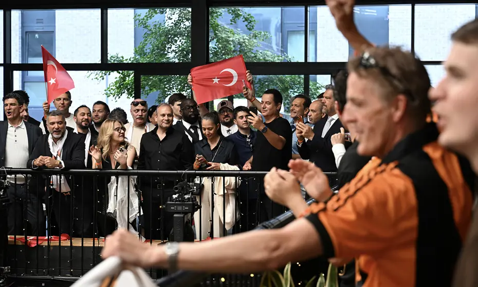Acun Ilıcalı kutlamalarda taraftara müjdeyi verdi - 3