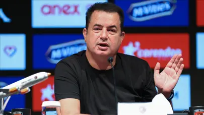 Acun Ilıcalı'nın prensi için Sergen Yalçın'ın kararı bekleniyor: Beşiktaş'tan bomba transfer hamlesi Acun Ilıcalı'nın prensi için Sergen Yalçın'ın kararı bekleniyor: Beşiktaş'tan bomba transfer hamlesi