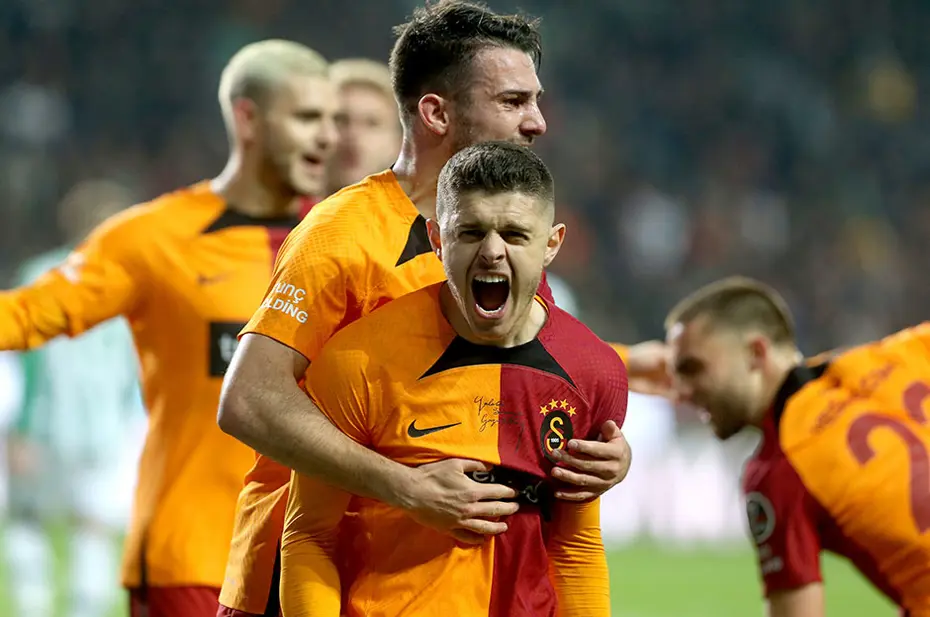 Milot Rashica'dan menajerine Galatasaray mesajı - 4 Milot Rashica'dan menajerine Galatasaray mesajı - 4