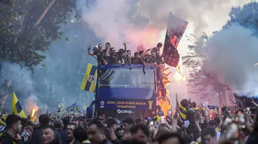 Fenerbahçe Beko, Euroleague şampiyonluğunu doyasıya kutladı