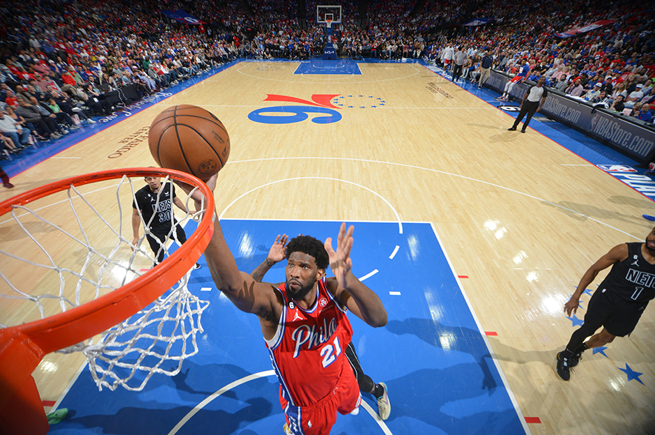 Philadelphia, Brooklyn Nets'i yıldızlarıyla devirdi