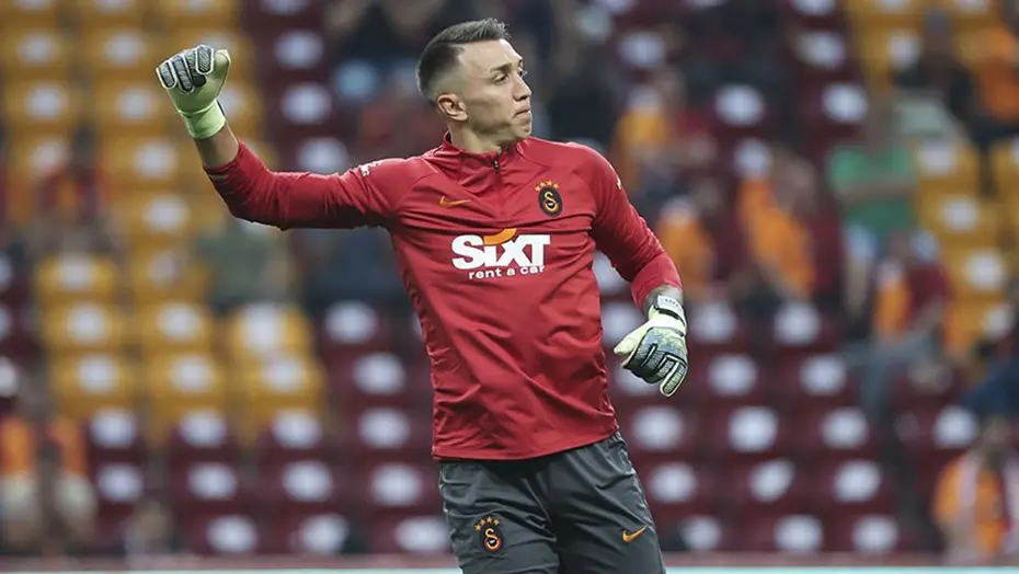 Galatasaray'dan Fernando Muslera kararı - 10 Galatasaray'dan Fernando Muslera kararı - 10
