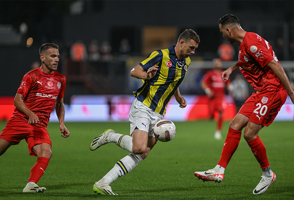 Edin Dzeko: Takım arkadaşlarıma teşekkür etmem gerekiyor
