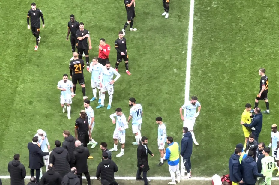 TFF tüm ipleri kopardı: Galatasaray-Adana Demirspor maçı sonrası karar çıktı - 2 TFF tüm ipleri kopardı: Galatasaray-Adana Demirspor maçı sonrası karar çıktı - 2