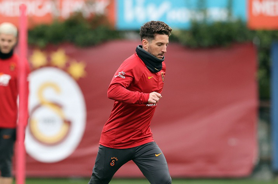 Dries Mertens görüşme odasında