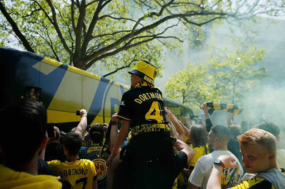 Sarı Duvar yanıyor! - 10