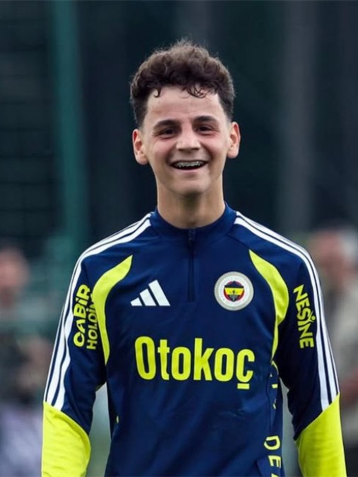 Fenerbahçe'nin yeni transferi için ayrılık kapıdaFenerbahçe'nin yeni transferi için ayrılık kapıda